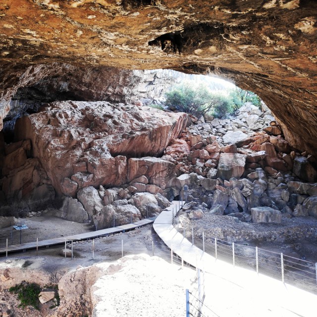 Climbing_Franchthi_Caves_Ermionida_Argolis_142102_087