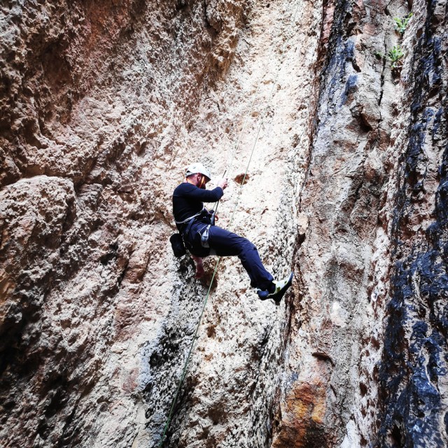 Climbing_Franchthi_Caves_Ermionida_Argolis_142933_943