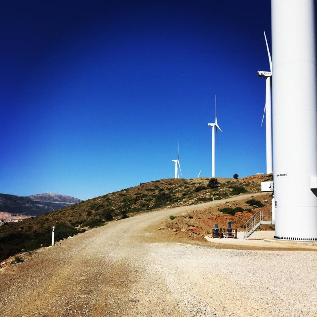 Climbing_Pillars_Of_Winds_1550