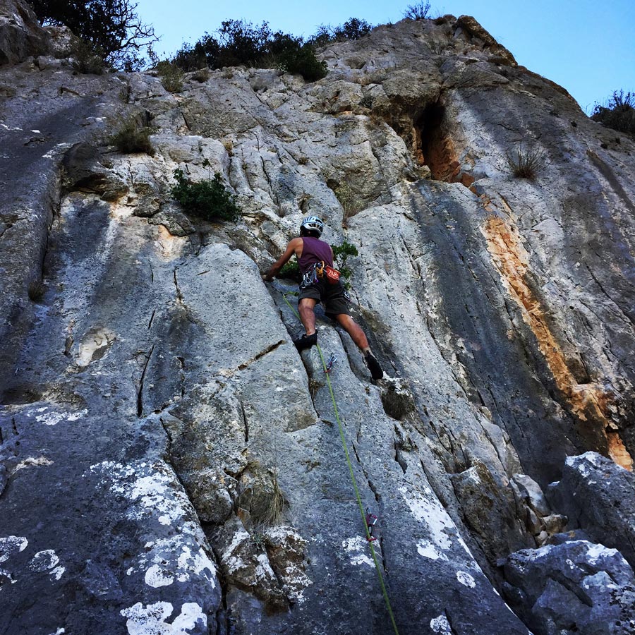 Climbing_Pillars_Of_Winds_1558