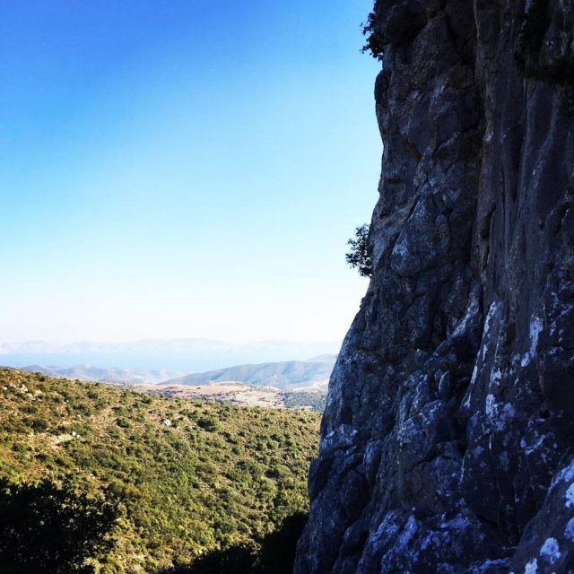 Climbing_Pillars_Of_Winds_1563