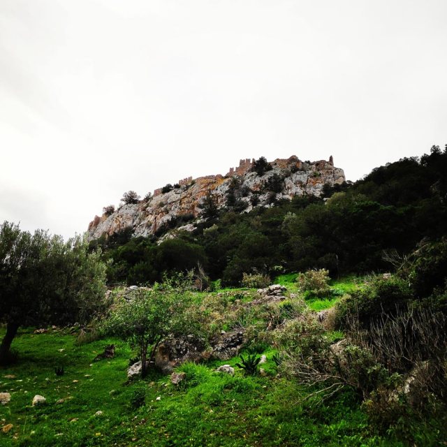 Climbing_Kastro_Thermisia_Castle_03