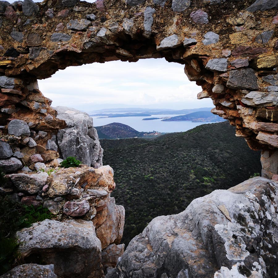 Climbing_Kastro_Thermisia_Castle_07