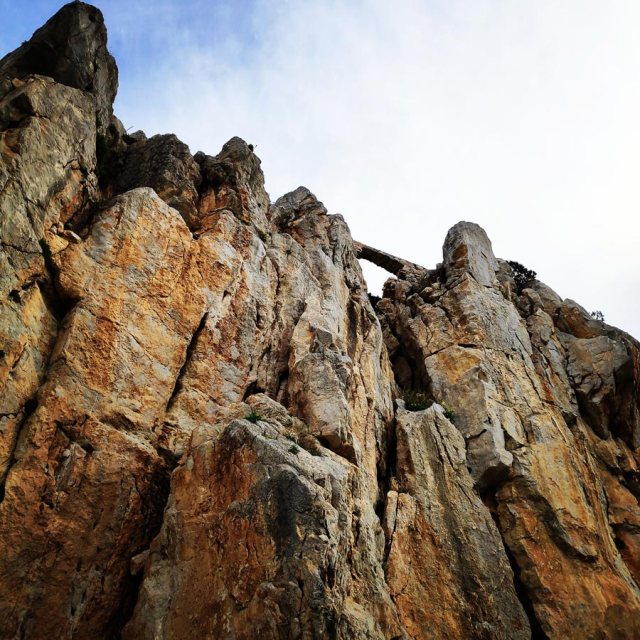 Climbing_Kastro_Thermisia_Castle_11