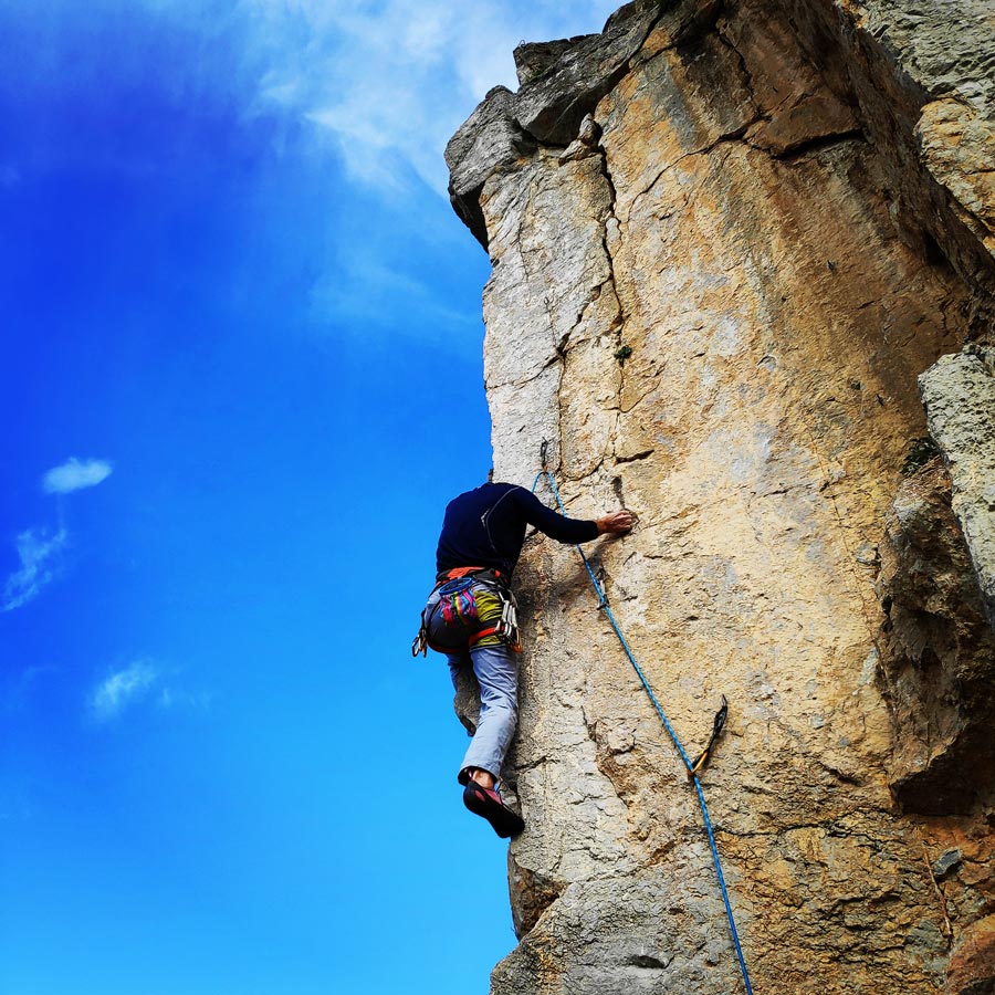 Climbing_Kastro_Thermisia_Castle_24