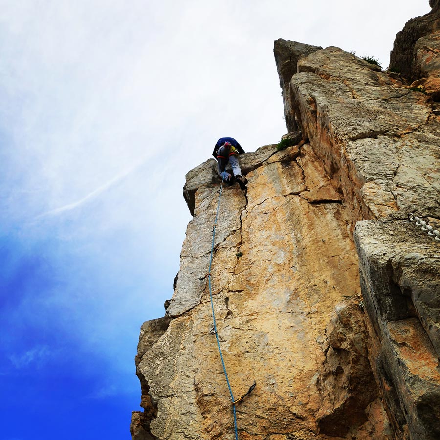 Climbing_Kastro_Thermisia_Castle_31