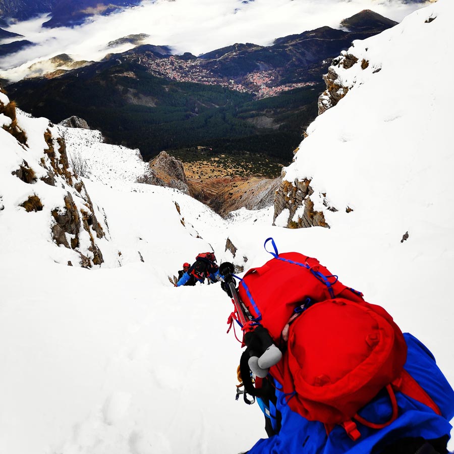 Winter_Climb_Tzoumerka_Athamanika_Stroggoula_Agrofylakas_Couloir_20181222_173128_237