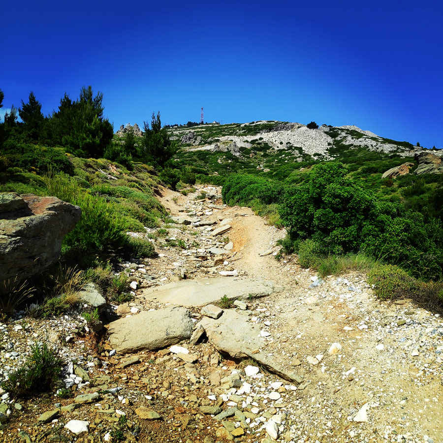 Climbing_Sibligades_Penteli_Athens_125659_935