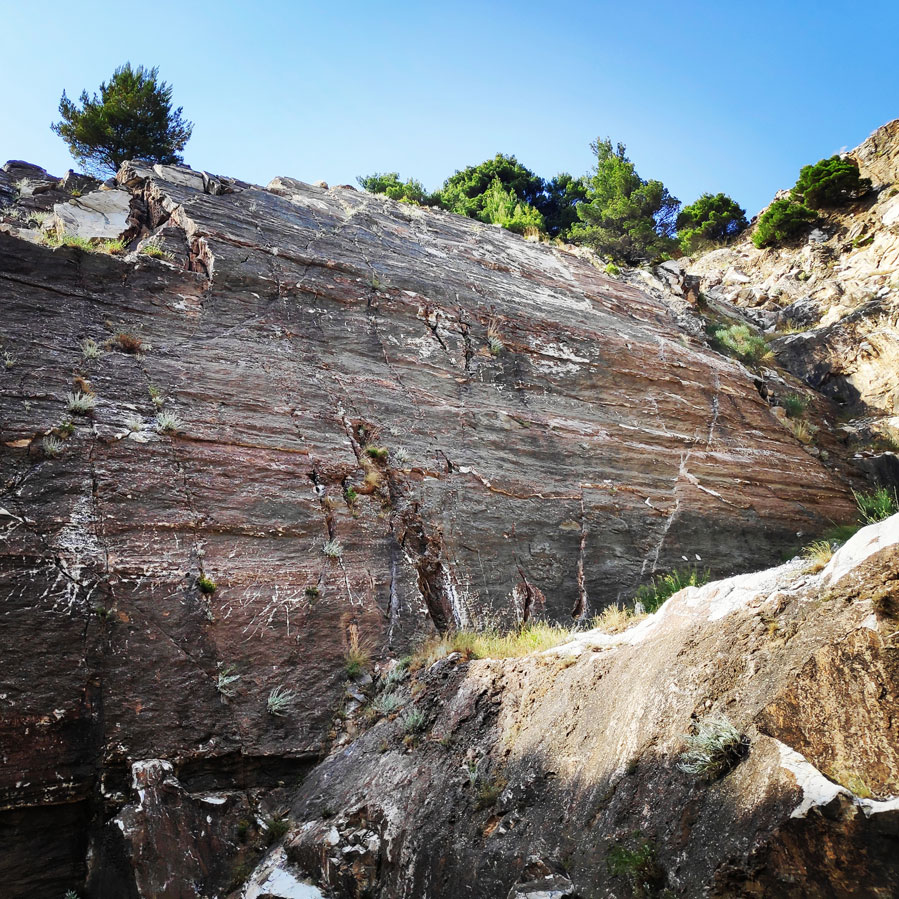 Climbing_Sibligades_Penteli_Athens_130012_876
