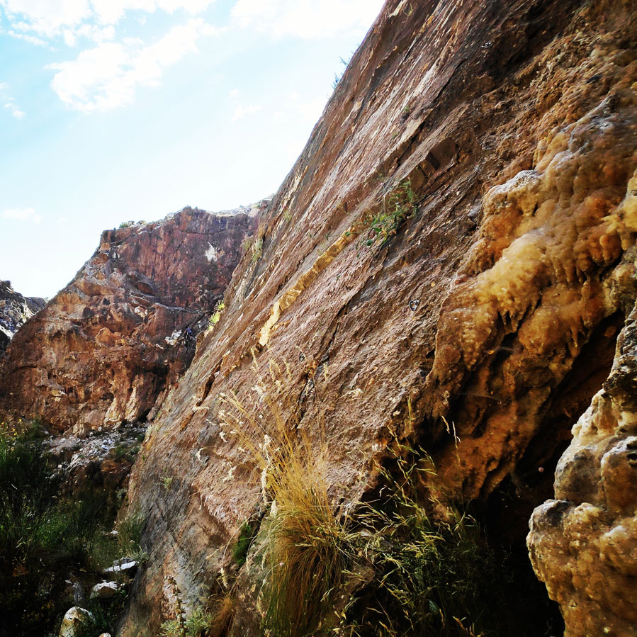 Climbing_Sibligades_Penteli_Athens_130102_933