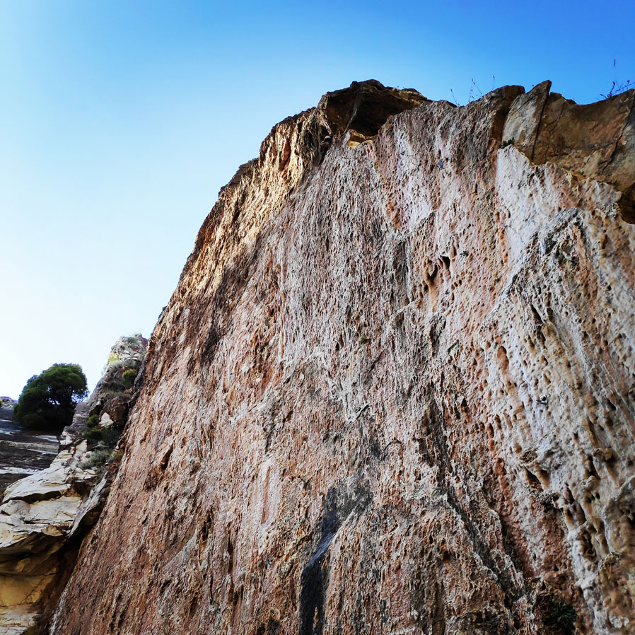 Climbing_Sibligades_Penteli_Athens_130247_985