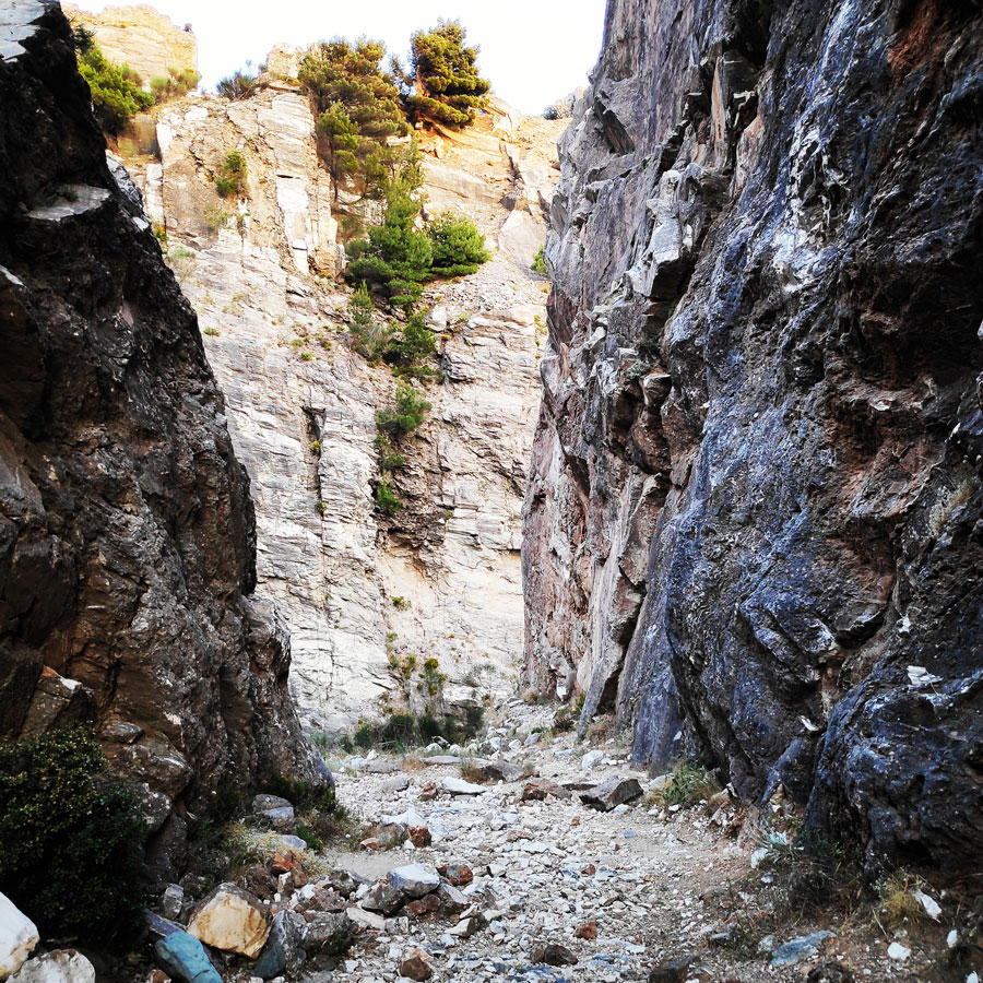 Climbing_Sibligades_Penteli_Athens_130419_028