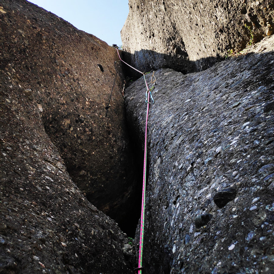 Climbing_Meteora_Doupiani_Rock_091351_962
