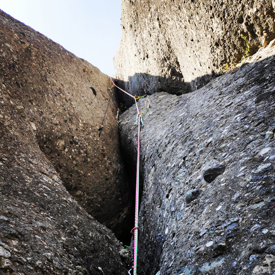 Climbing_Meteora_Doupiani_Rock_091442_565