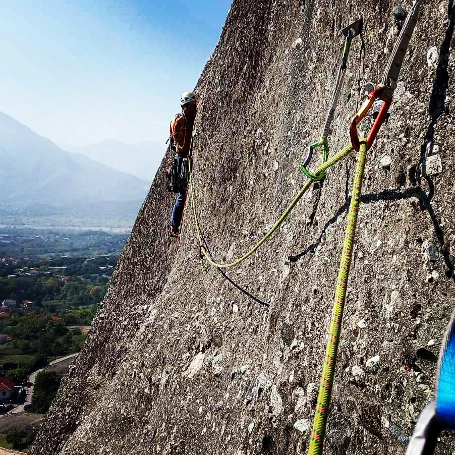 Climbing_Meteora_Doupiani_Rock_092449_010