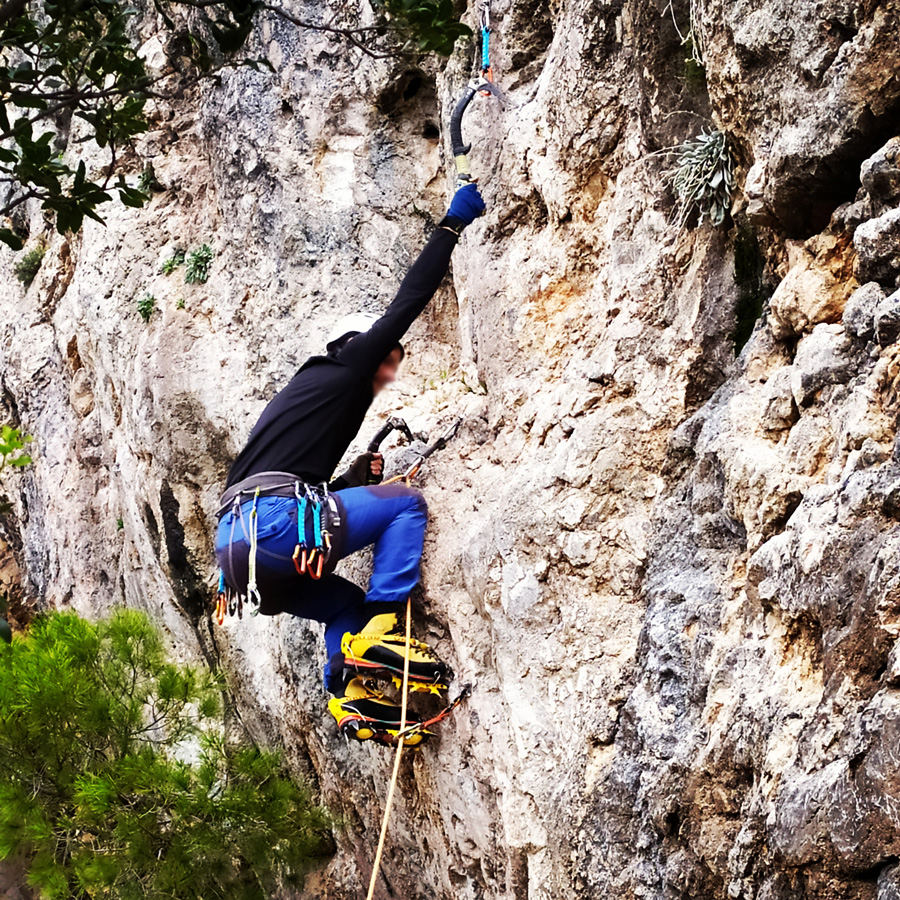 DryTooling_Athens_Epos_Fylis_Rizos_Cave_093158_023