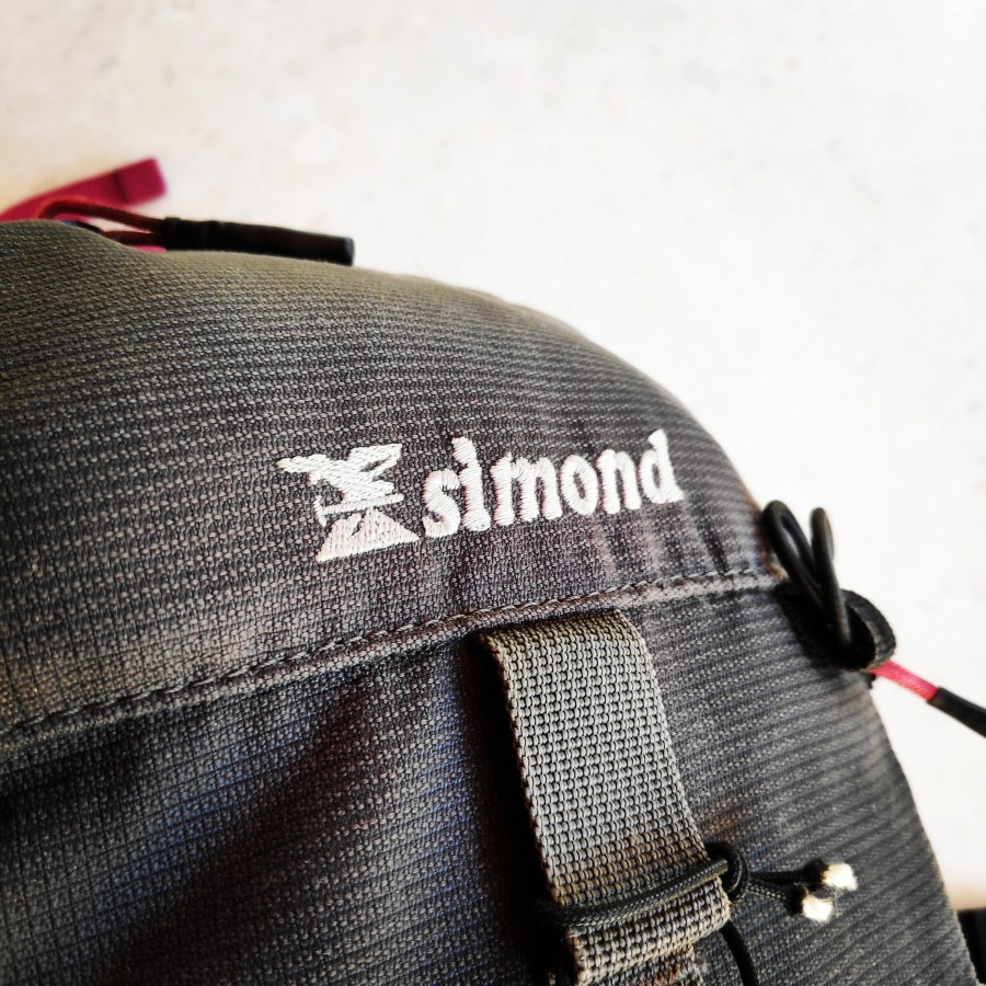 Simond Alpinism22 Decathlon Backpack Review logo detail