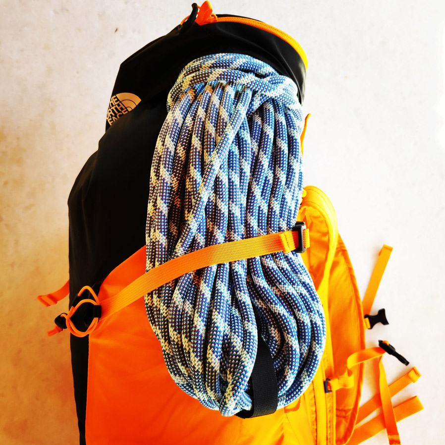 The_North_Face_Verto_27_Backpack_Review_093406_654