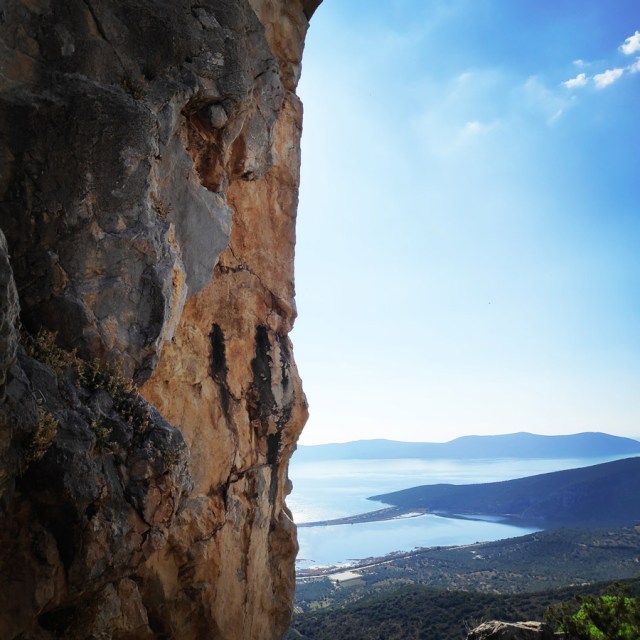 Climbing_Castle_Thermisia_Kastro_Ermionida_Greece_03