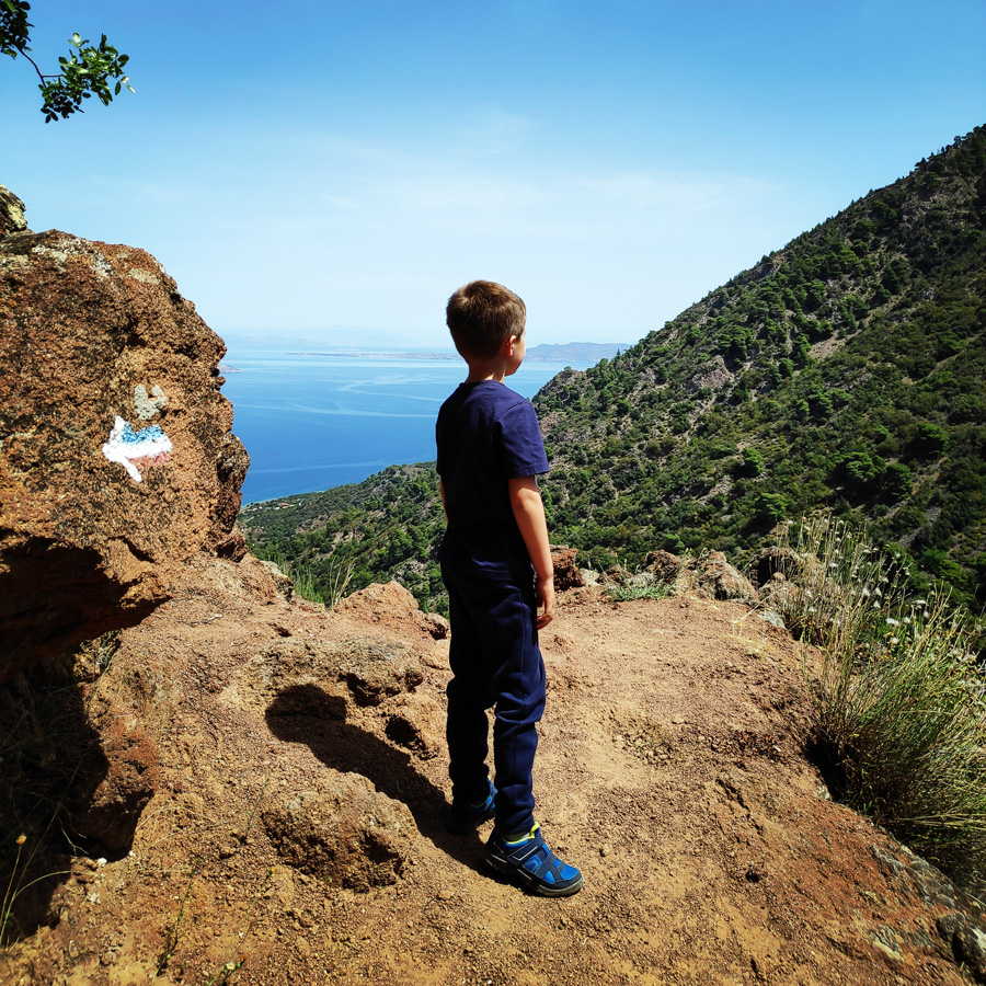 Hiking_Methana_Volcano_150423_052