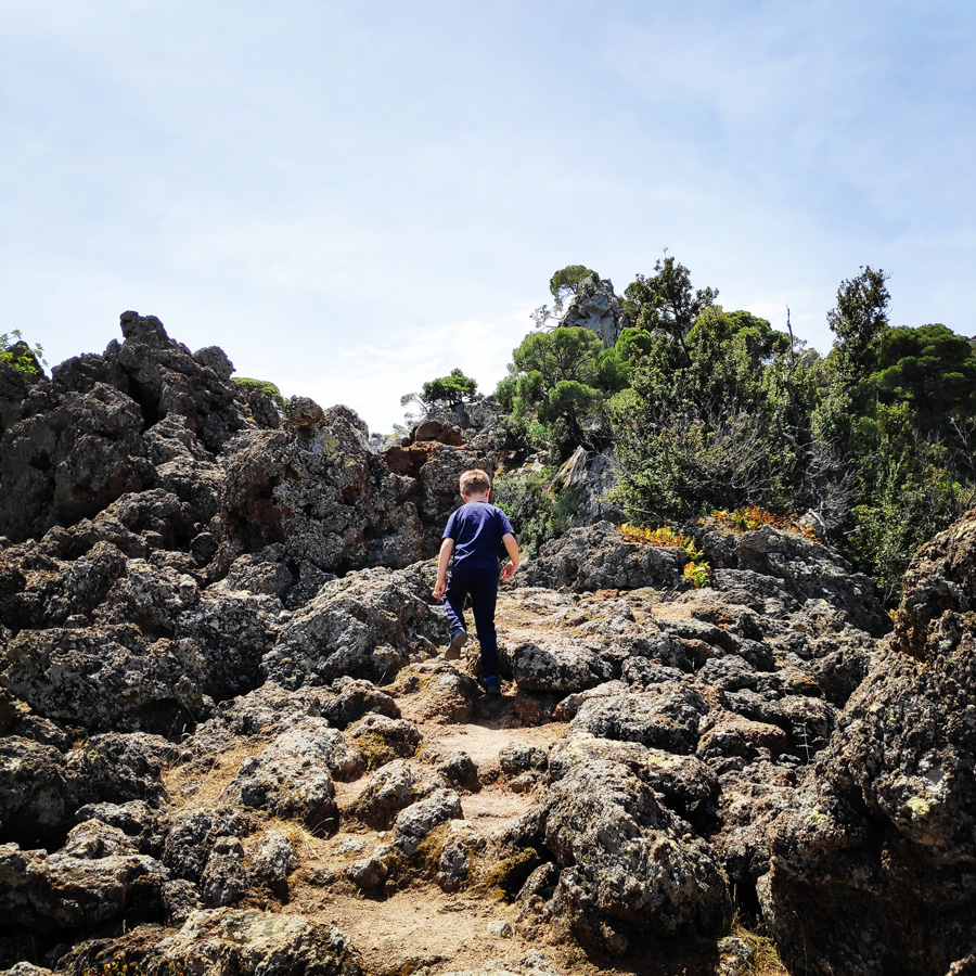 Hiking_Methana_Volcano_150545_516