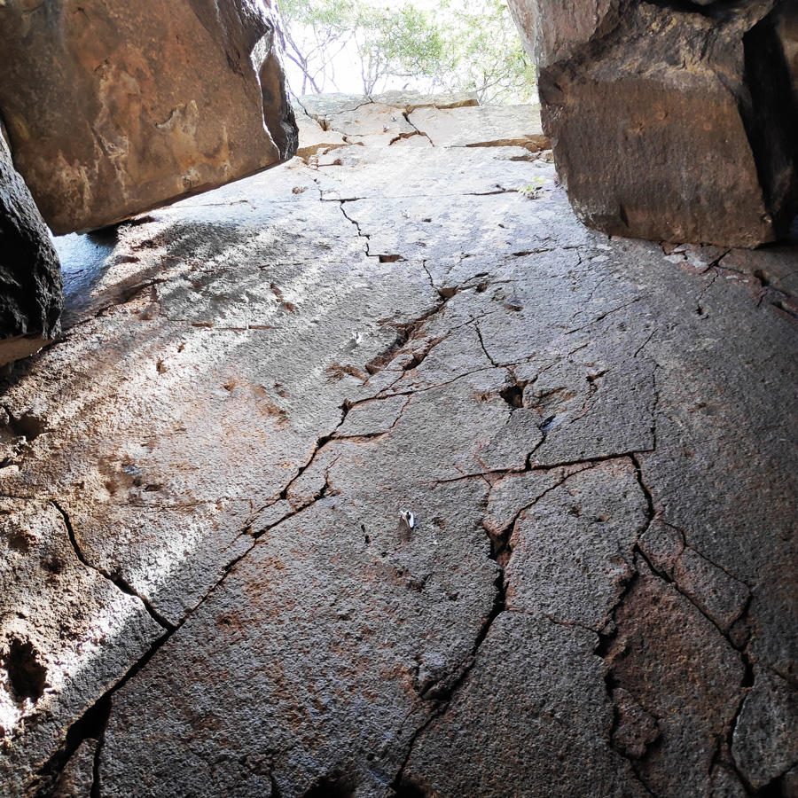 Hiking_Methana_Volcano_150843_031