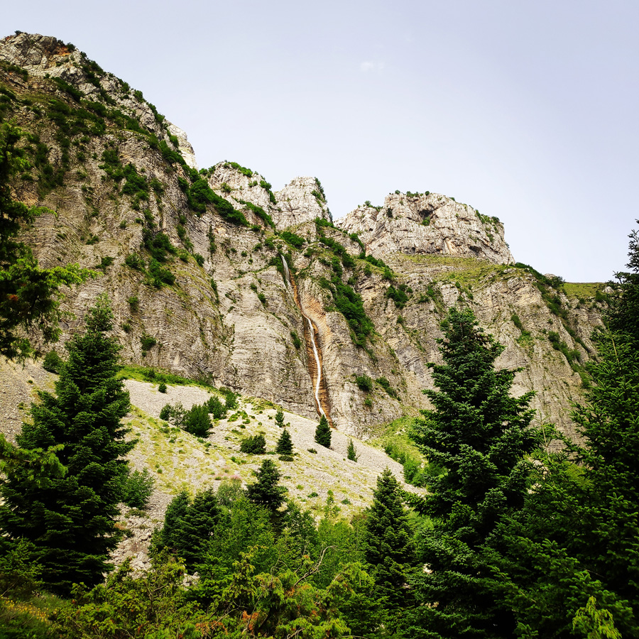 Hiking_in_Tzoumerka_Athamanika_Pramanta_Kefalovriso_Waterafall_Melissourgoi_191542_520