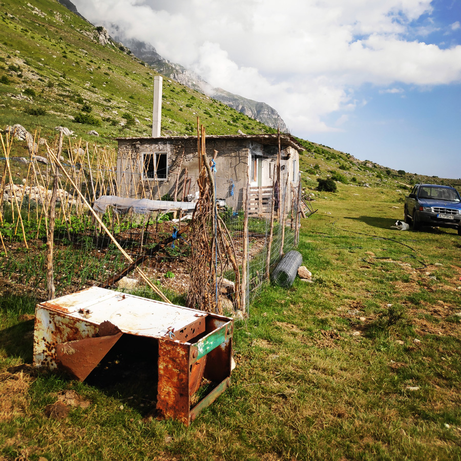 Hiking_in_Tzoumerka_Athamanika_Waterafalls_070425_559