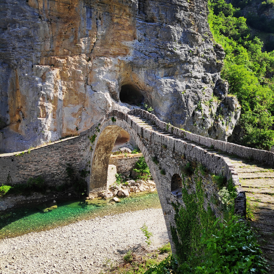 Hiking_Zagori_Villages_Bridges_Zagorochoria_212303_638
