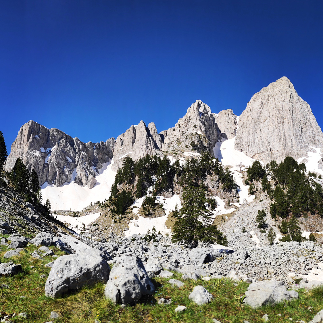 Mount_Tymfi_Pindos_North_Side_Thru-Hike_Part2_Sadi_Migas_Karteros_Pass_Astraka_Refuge_064934_470
