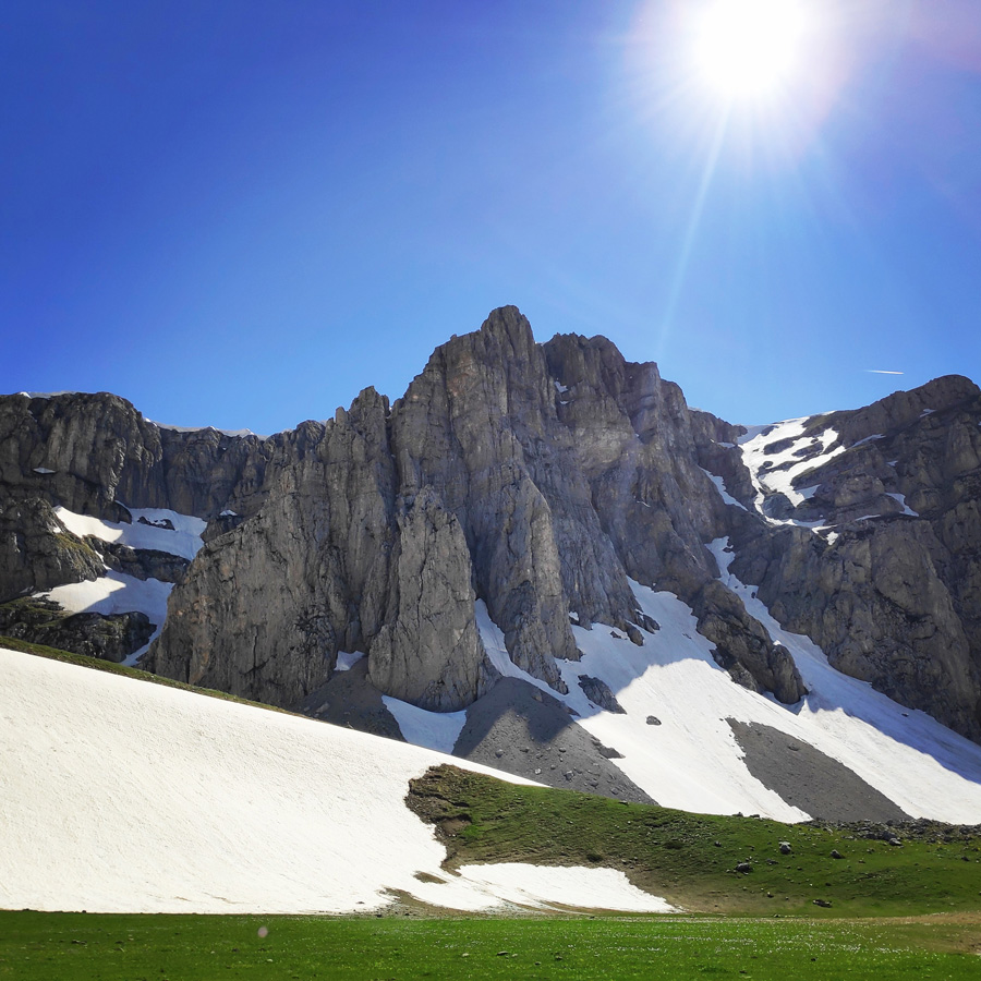 Mount_Tymfi_Pindos_North_Side_Thru-Hike_Part2_Sadi_Migas_Karteros_Pass_Astraka_Refuge_082011_080