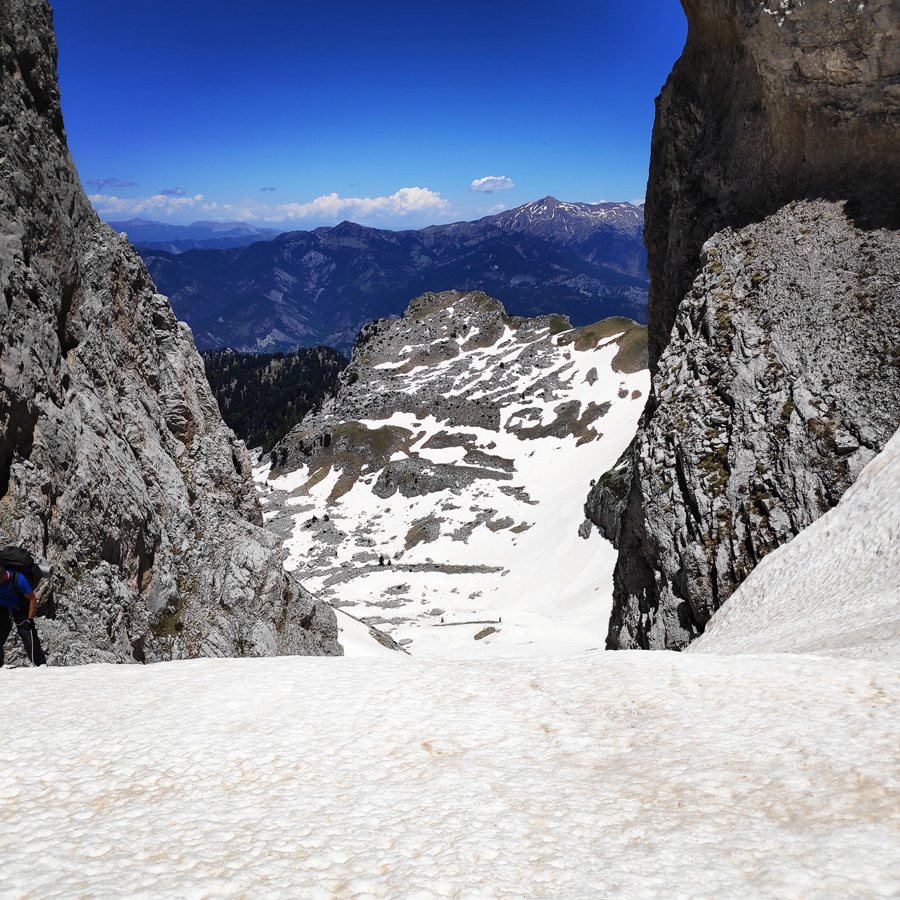 Mount_Tymfi_Pindos_North_Side_Thru-Hike_Part2_Sadi_Migas_Karteros_Pass_Astraka_Refuge_082909_656