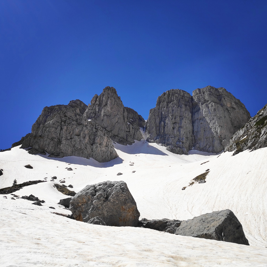 Mount_Tymfi_Pindos_North_Side_Thru-Hike_Part2_Sadi_Migas_Karteros_Pass_Astraka_Refuge_083506_444