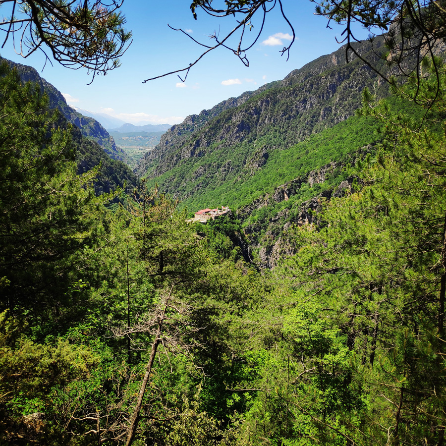 Mount_Tymfi_Pindos_North_Side_Thru-Hike_Part3_Astraka_Refuge_Davalista_Konitsa_122156_211