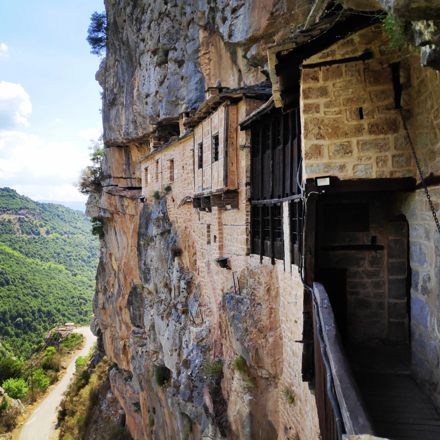 Kouiassa_Pouliana_Kipina_Monastery_190117_779