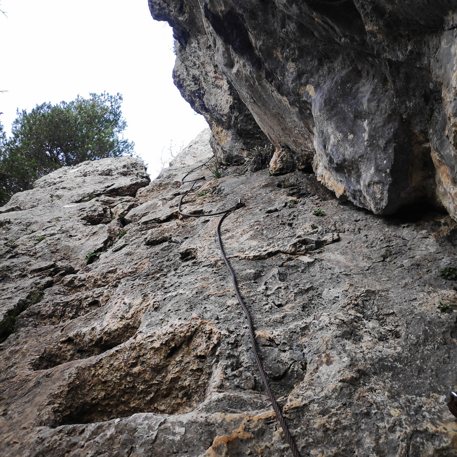 Hiking_West_Parnitha_Moni-Kliston_Panas-Cave_Arma_121813_489