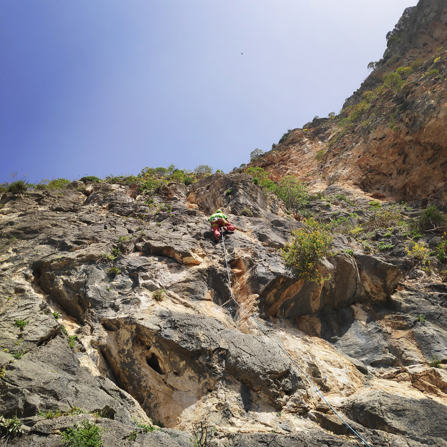 Climbing_Petrogerakas_Crag_Katafyki_Ermioni_212102_913