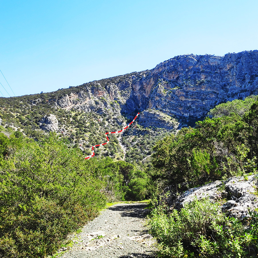 Climbing_Petrogerakas_Crag_Katafyki_Ermioni_Approach_01_