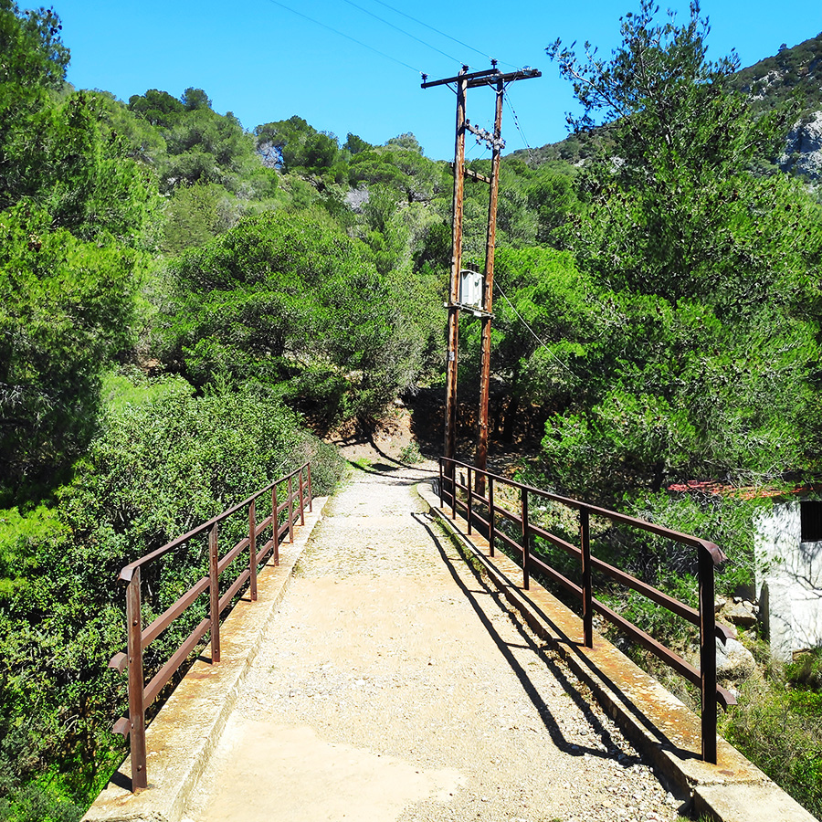 Climbing_Petrogerakas_Crag_Katafyki_Ermioni_Approach_02