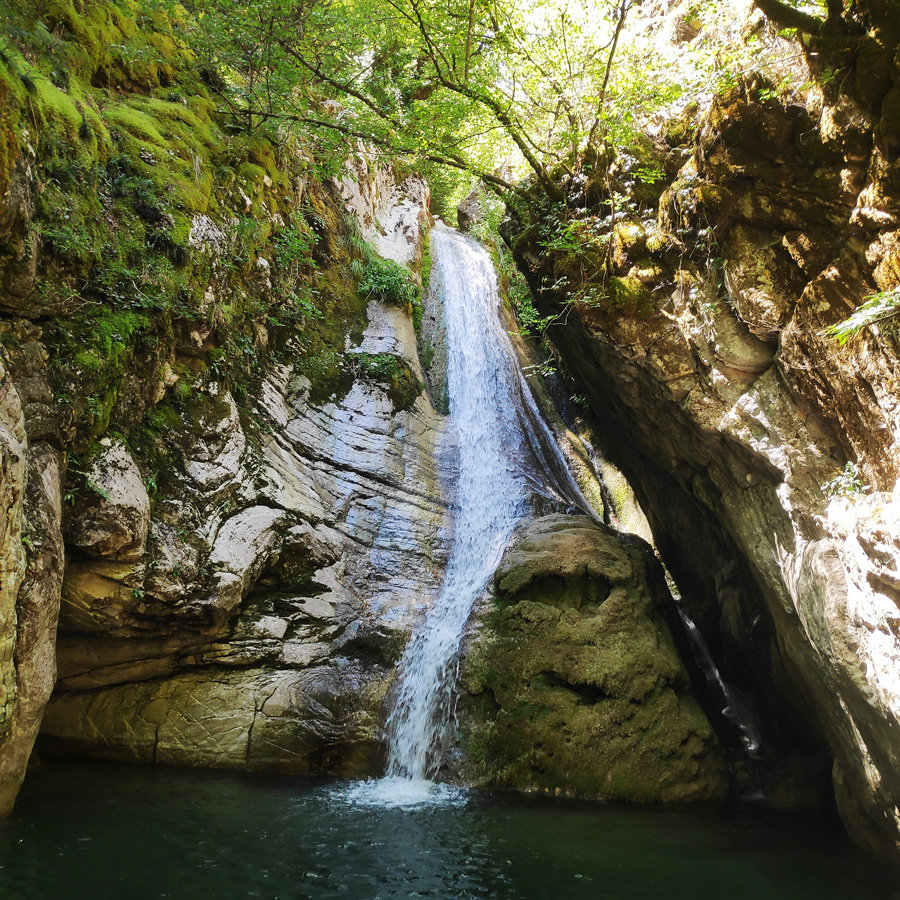 Hiking_Black_Cave_Evrytania_092104_460