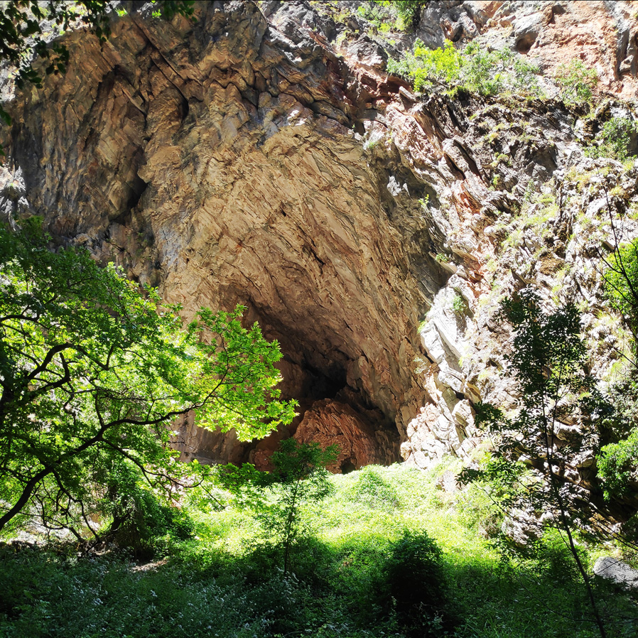 Hiking_Black_Cave_Evrytania_092349_304