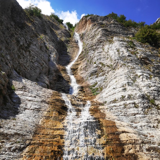 Hiking_Tzoumerka_Athamanika_Pramanta_Refuge_Kefalobriso_Waterfall_Melisourgi_Refuge_115212_413
