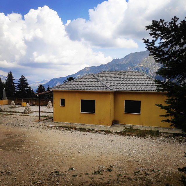 Hiking_Tzoumerka_Athamanika_Pramanta_Refuge_Kefalobriso_Waterfall_Melisourgi_Refuge_115810_852