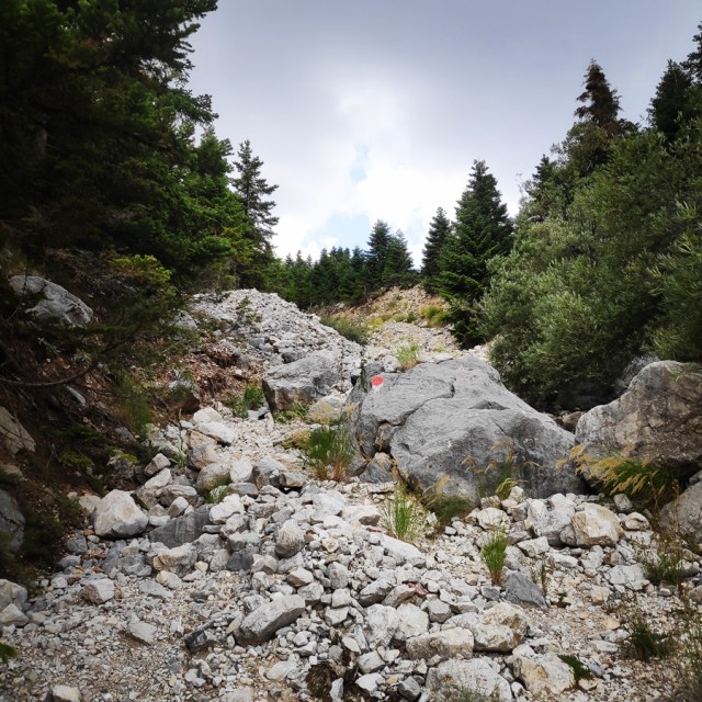 Hiking_Tzoumerka_Athamanika_Pramanta_Refuge_Kefalobriso_Waterfall_Melisourgi_Refuge_120211_329