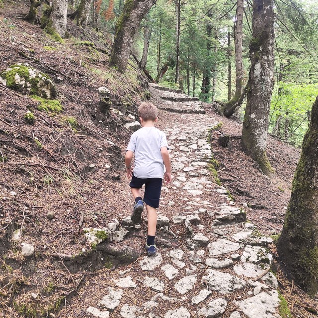 Hiking_Tzoumerka_Souda_Waterfalls_Theodoriana_04