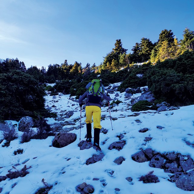 Winter_Mountaineering_Climb_Mountain_Artemiisio_North_West_Couloir_02