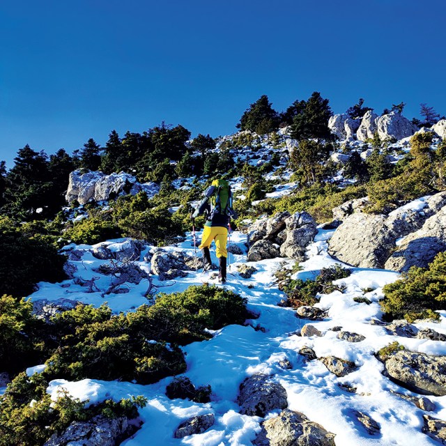 Winter_Mountaineering_Climb_Mountain_Artemiisio_North_West_Couloir_05