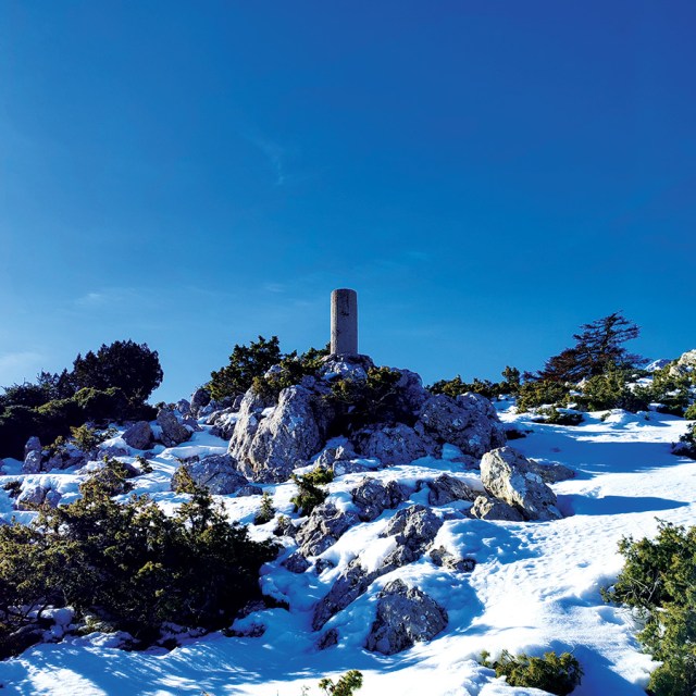 Winter_Mountaineering_Climb_Mountain_Artemiisio_North_West_Couloir_06