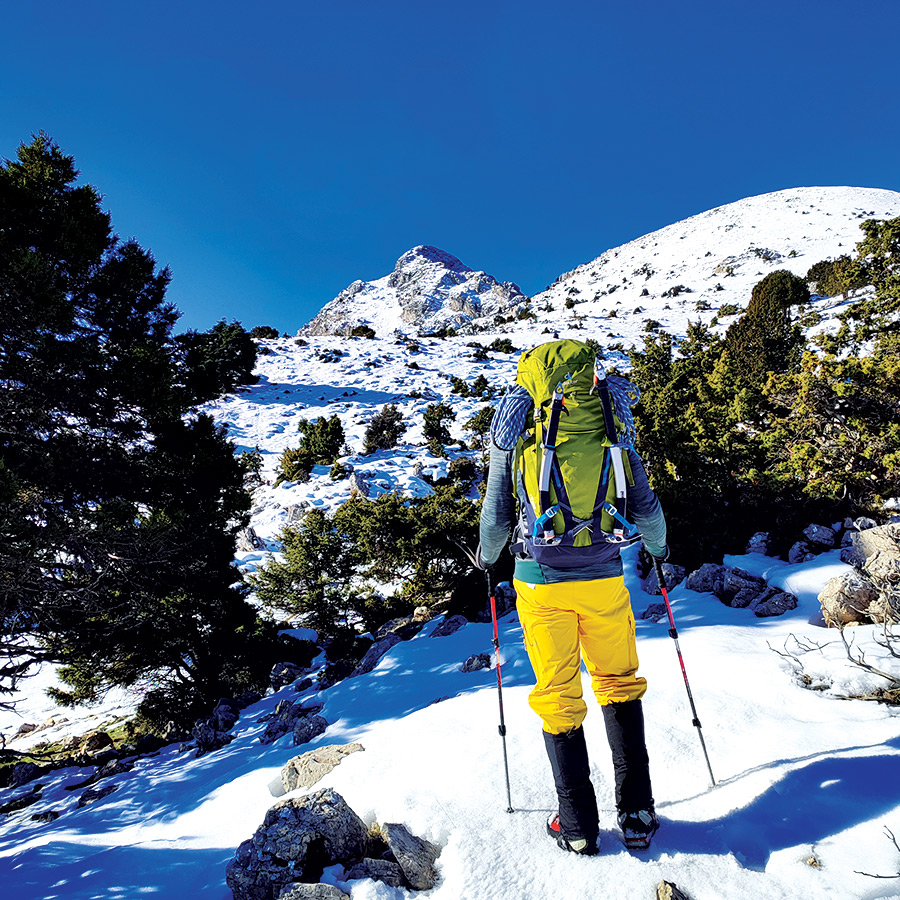 Winter_Mountaineering_Climb_Mountain_Artemiisio_North_West_Couloir_10