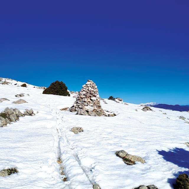 Winter_Mountaineering_Climb_Mountain_Artemiisio_North_West_Couloir_12